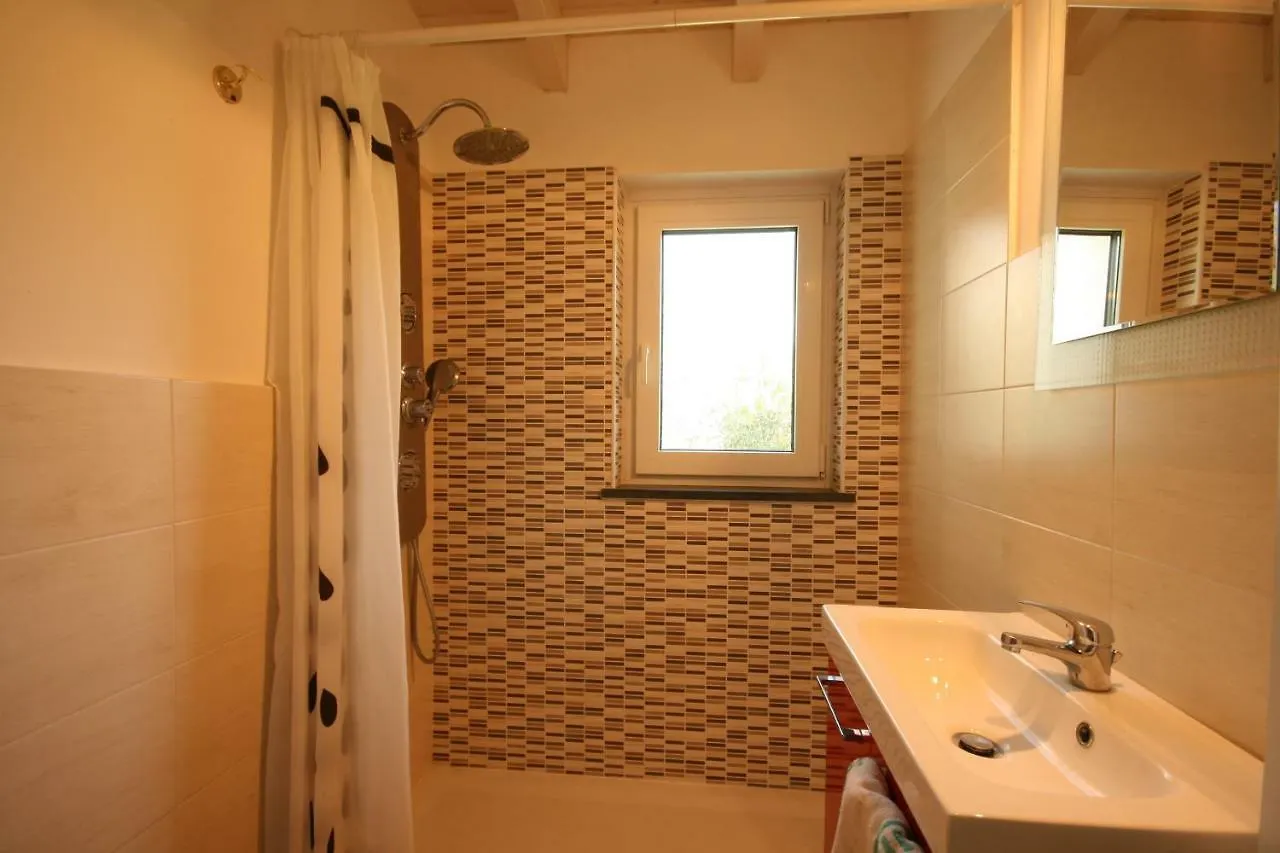 Due Casette Con Piscina كاستاجنيتو كاردوتشي إيطاليا
