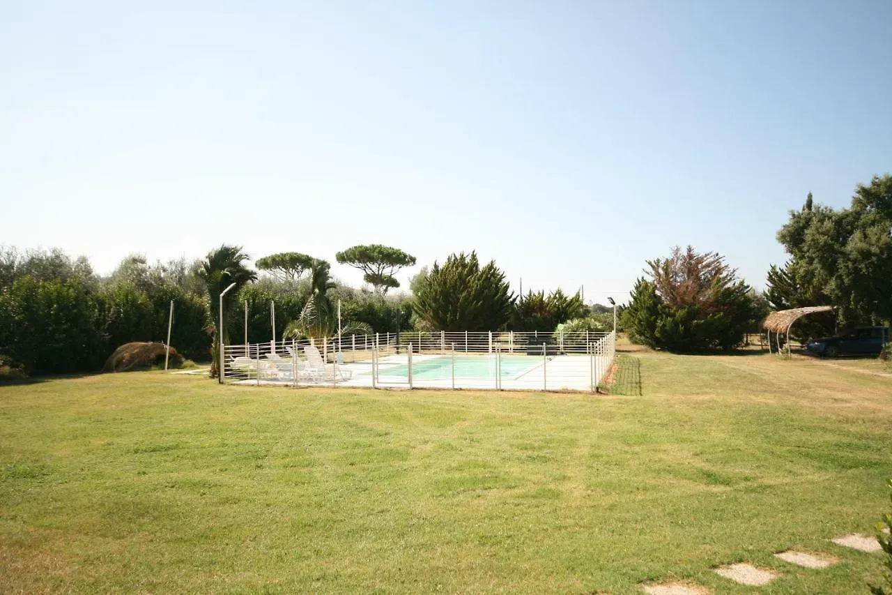 Due Casette Con Piscina كاستاجنيتو كاردوتشي بيت للعطل